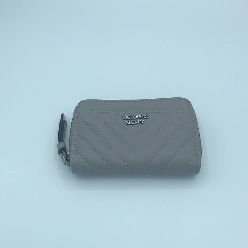 Victoria’s Secret zip around card case